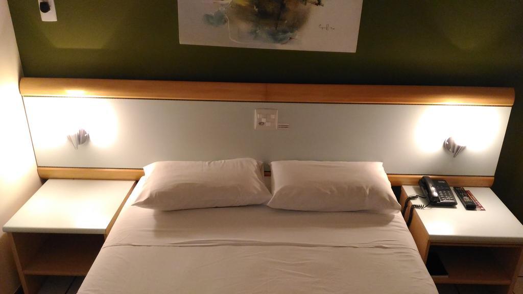 Apart Hotel Quartier Latin Віторія Екстер'єр фото